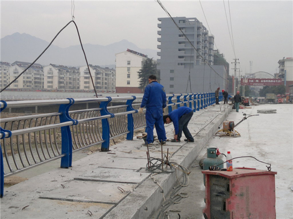 嘉定不锈钢复合管护栏常见问题及解决方案